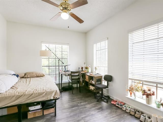 912 W 22nd St Unit #305