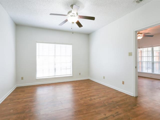 912 W 22nd St Unit #306