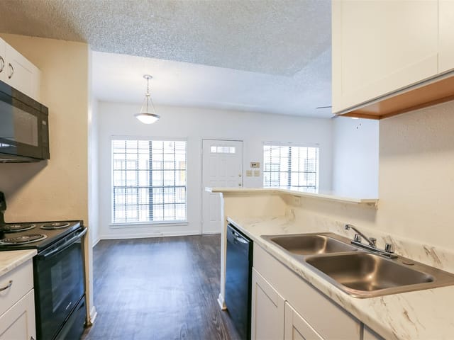 912 W 22nd St Unit #308