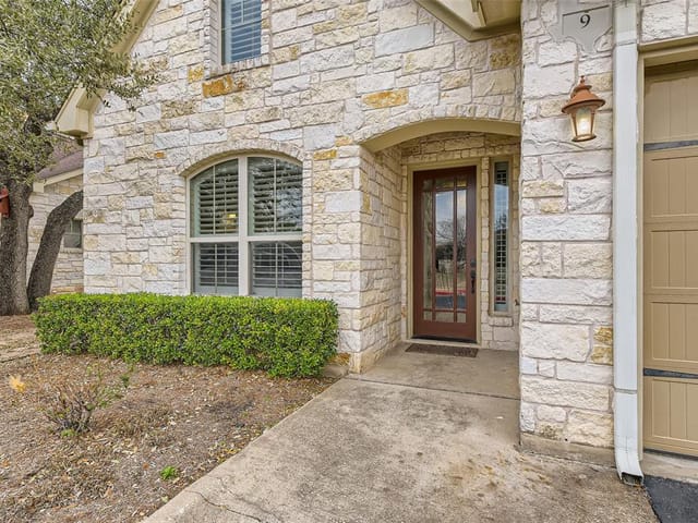 9122 Balcones Club Dr Unit #9