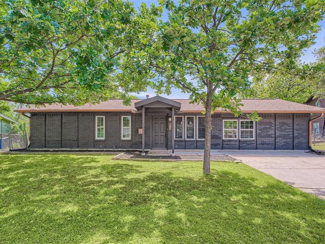 913 Emerald Wood Dr