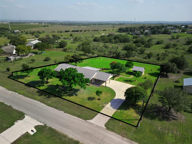 913 Ridge DR