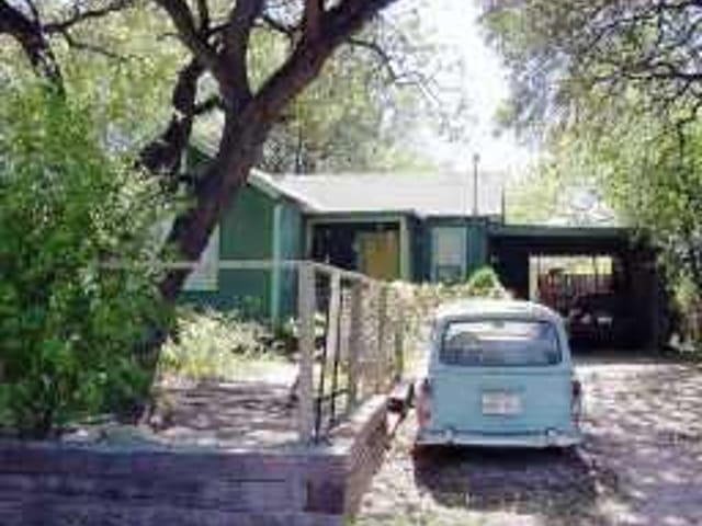 913 W JOHANNA ST