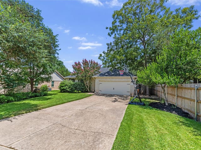 View 9131 Edwardson LN in Circle C Ranch Ph A Sec 01 9131 Edwardson LN - property photo 1 - Luxury home in Circle C Ranch Ph A Sec 01, Austin, TX