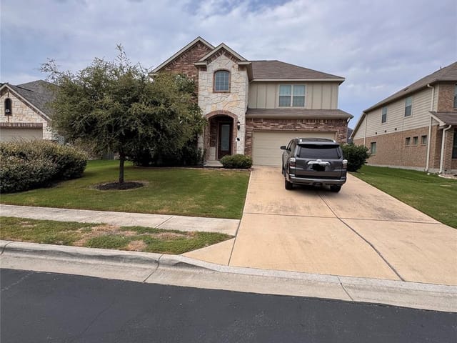 914 Emory Stable DR