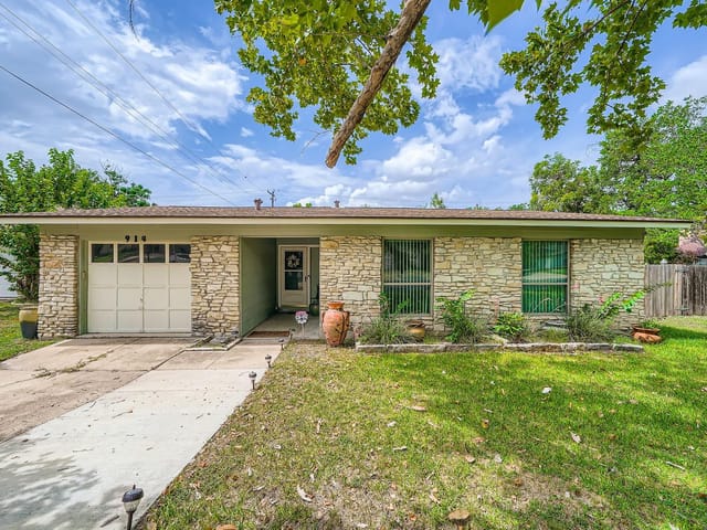 914 Hermitage DR