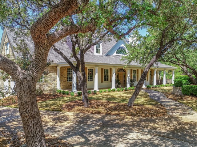 914 Moonlight DR