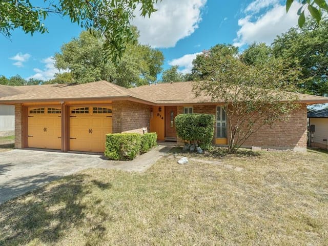 914 Speer Ln
