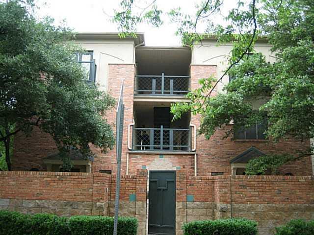 914 W 22 1/2 St Unit #203
