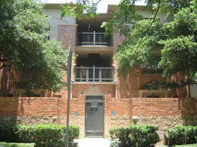 914 W 22 1/2 ST Unit #305