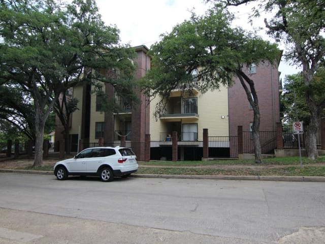 914 W 26th St Unit #207