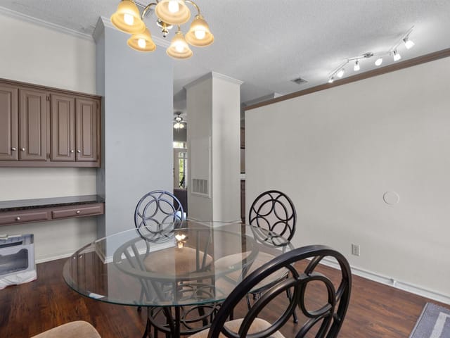 914 W 26th St Unit #301