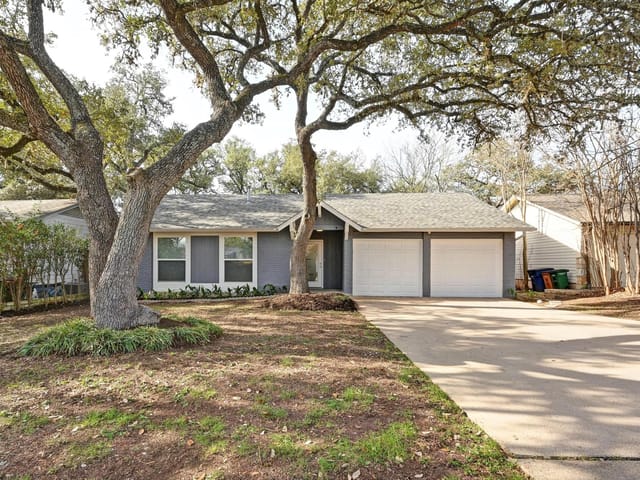 915 Bodark LN