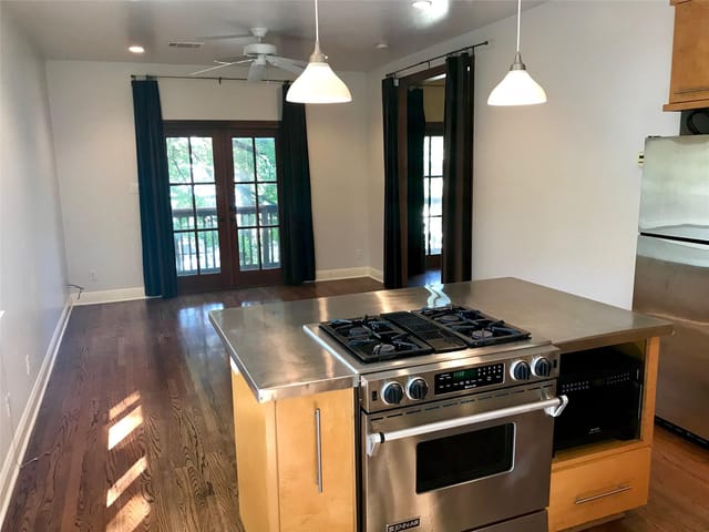 915 E 39th ST Unit #B