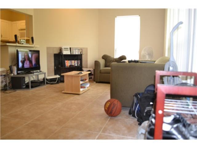 915 W 22 1/2 Unit #105