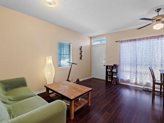 915 W 22nd 1/2 ST Unit #202