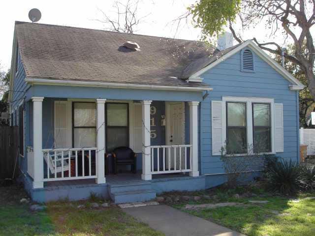 915 W 29th ST