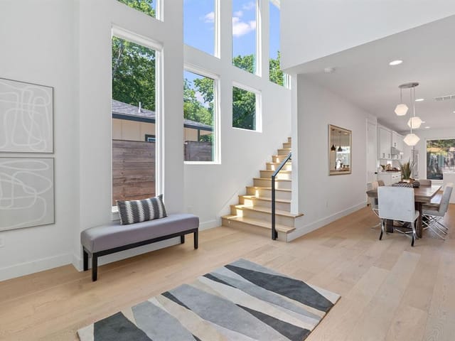 916 E 50th St Unit #1
