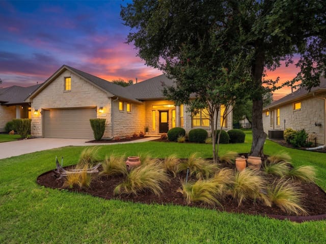 916 Heritage Oaks BND