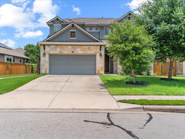 916 Isaias DR