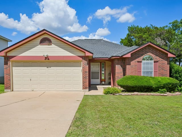 916 Moon Glow DR