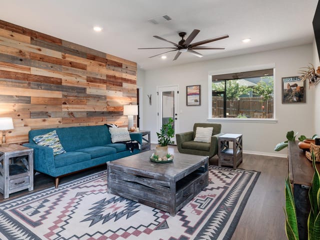 916 Scott CT