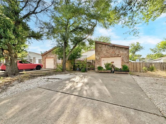 916 Sirocco Dr