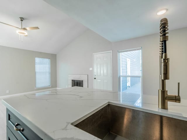 916 Sirocco DR Unit #B