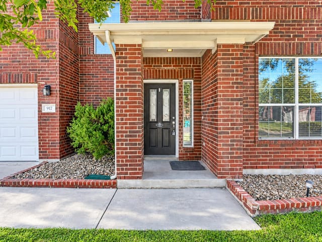 917 Abbeyglen Castle DR