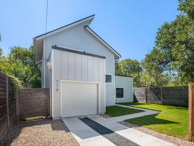 917 Vargas RD Unit #B
