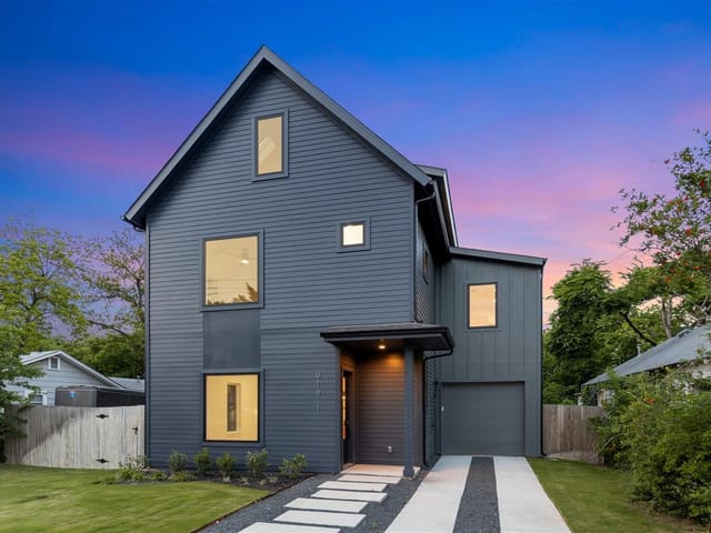 918 E 52nd St Unit #1