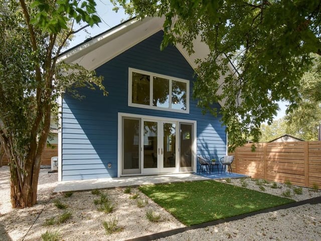 920 Cardinal Ln Unit #2