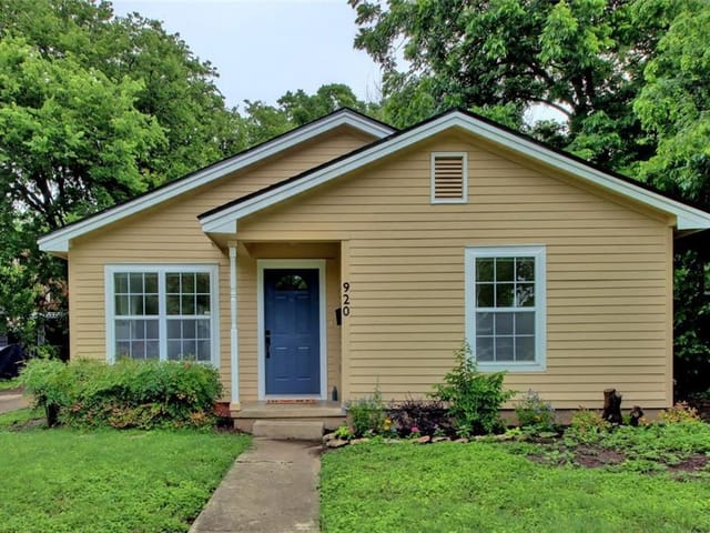 920 E 49 1/2 St