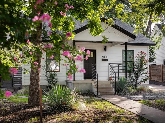 920 Gene Johnson St