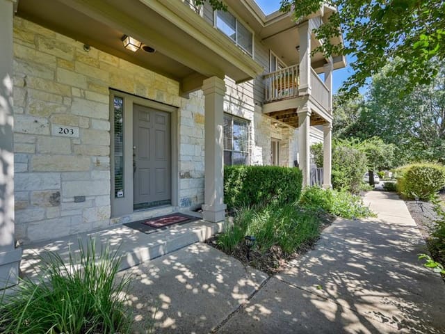 9201 Brodie Ln Unit #203