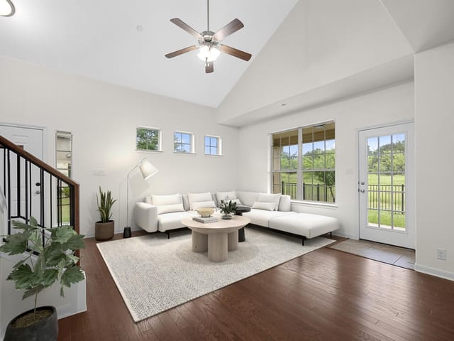 9201 Brodie Ln Unit #303
