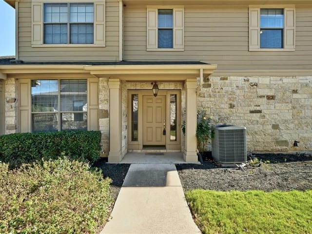 9201 Brodie Ln Unit #701
