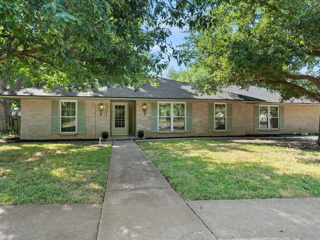 9201 Collinfield Dr
