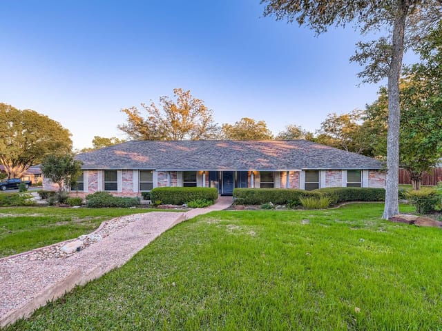 9201 HEATHERWOOD Dr