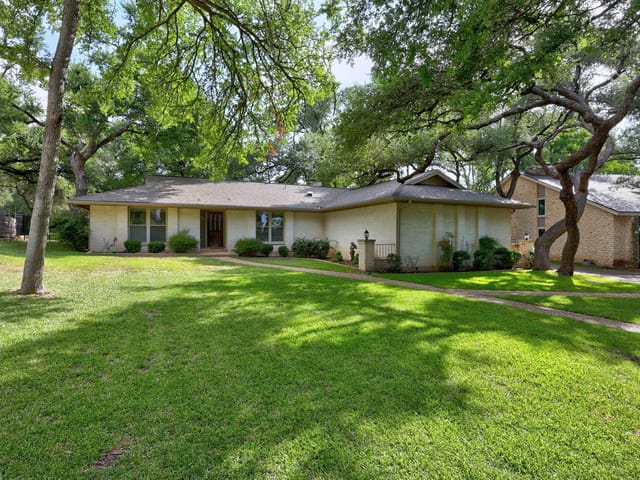 9202 Spring Hollow Dr