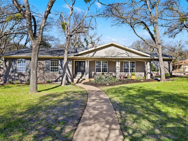9202 Springwood Dr