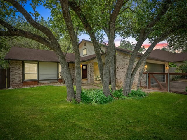 9203 Amanda Dr