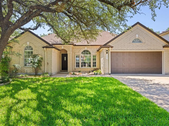 9205 Amanda Dr