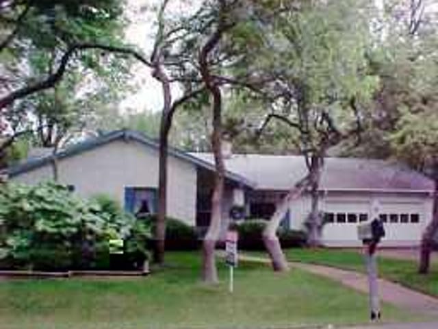 9207 HAZELHURST DR