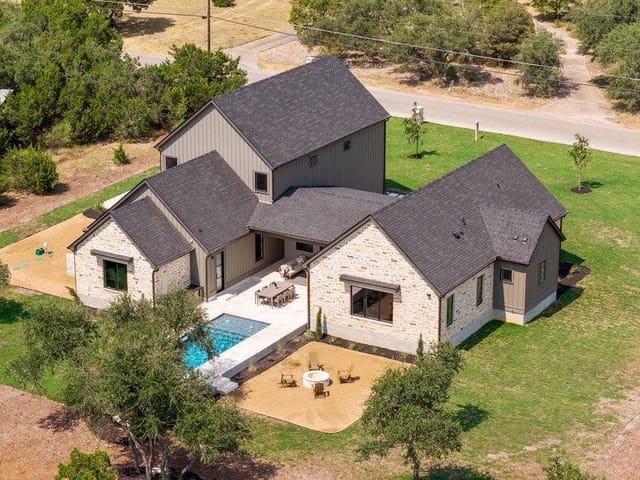 9207 Zyle RD