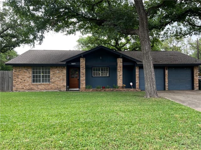 9211 Robins Nest Ln
