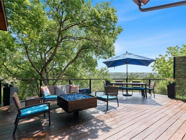 9214 Knoll Crest Loop
