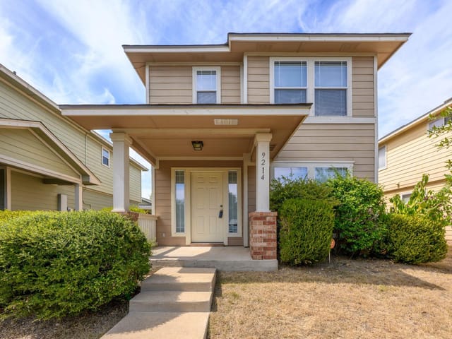9214 Rowlands Sayle RD