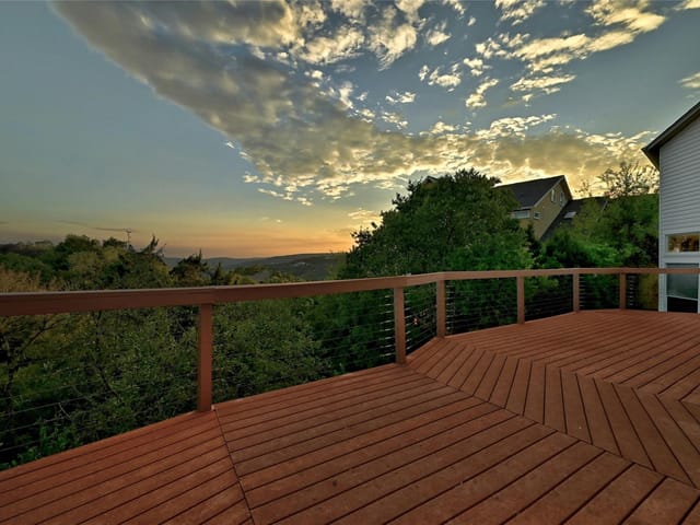 9216 Knoll Crest Loop