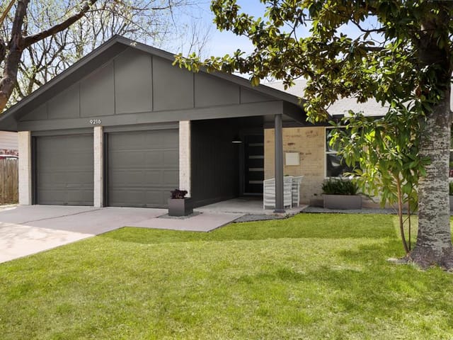 9216 Meadow Vale